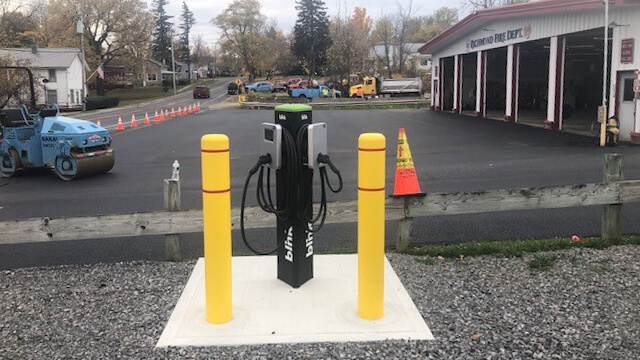 A picture of a level 2 commercial electric vehicle charging station O'Connell Electric installed.